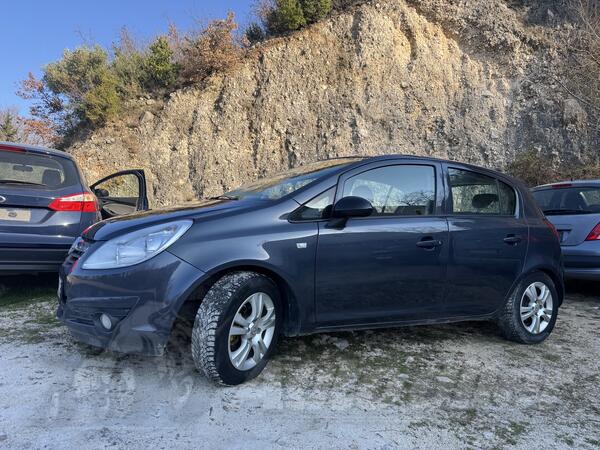 Opel - Corsa - 1.2 146.000