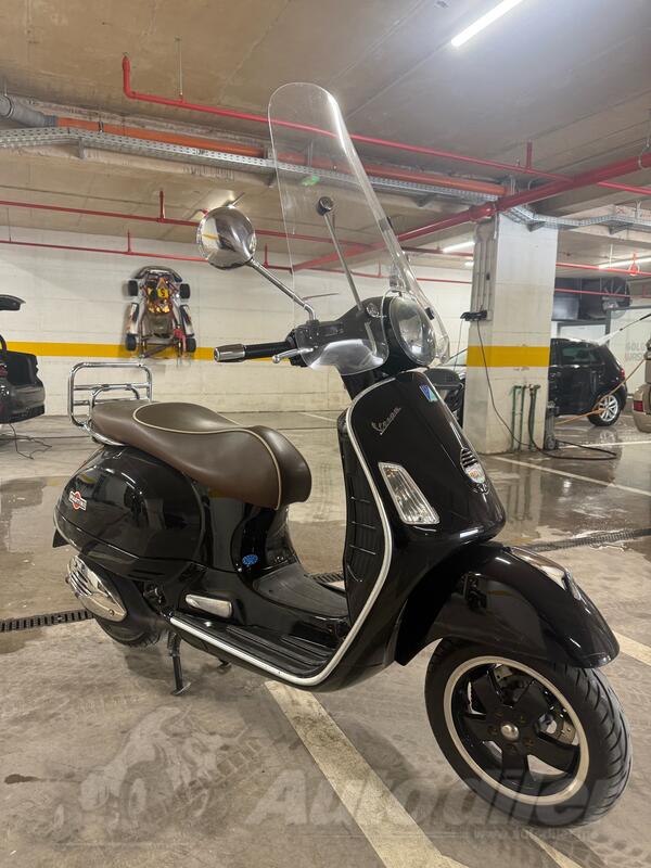 Piaggio - VESPA GTS 300