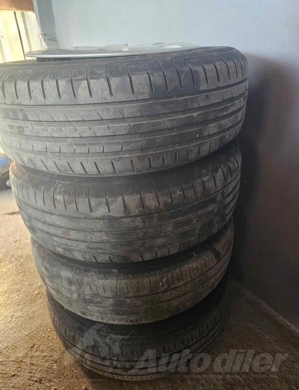 Fabričke felne i Vredestein gume