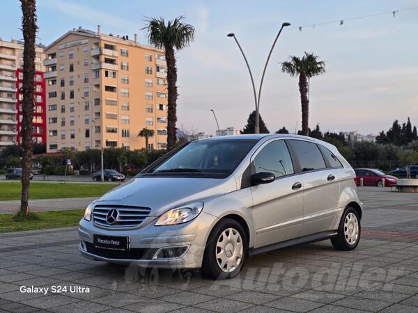 Mercedes Benz - B 180
