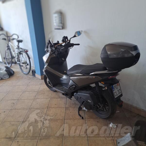 Kymco - skyutown