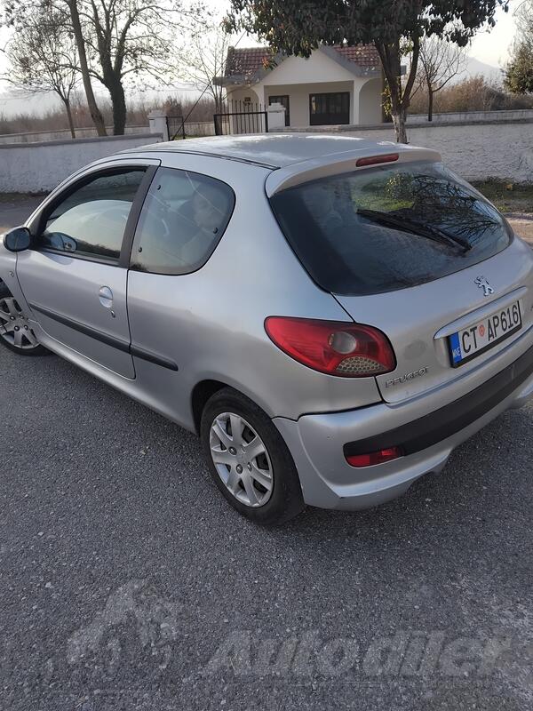 Peugeot - 206 plus - 1.4