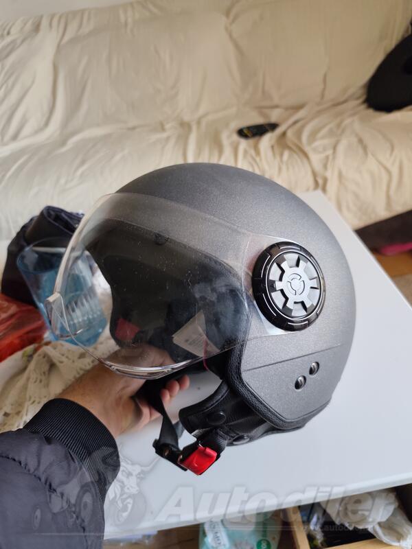 Ostalo - Kaciga za motor