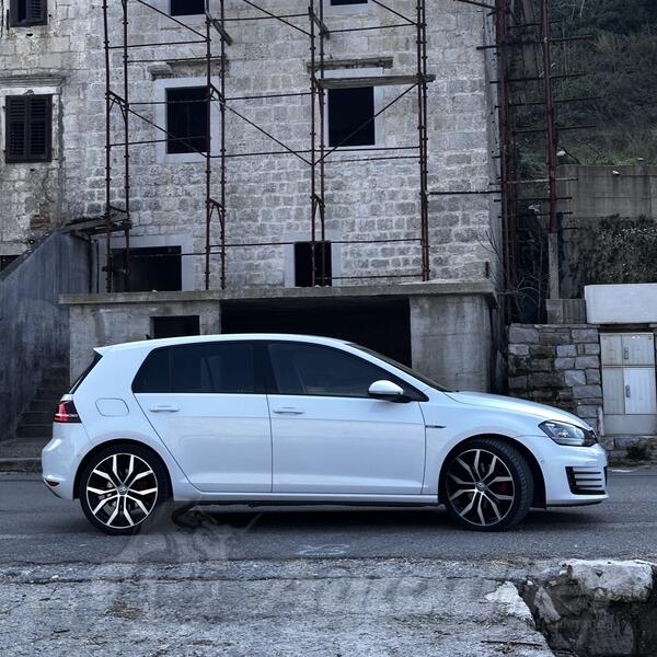 Volkswagen - Golf 7