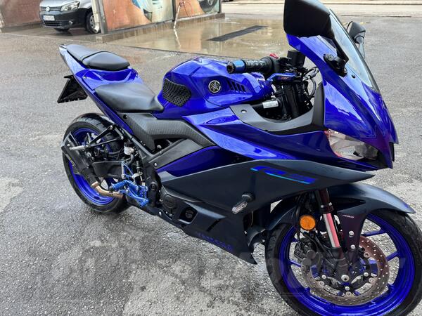 Yamaha - R3