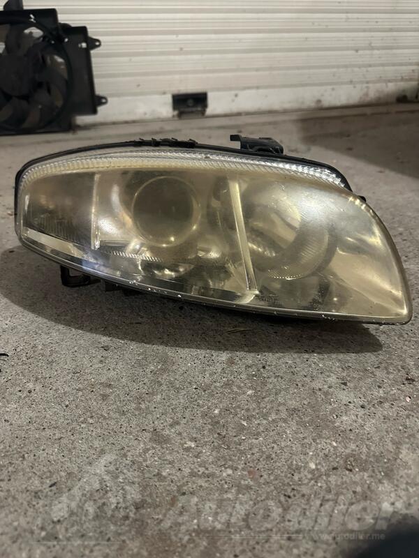 Oba fara za Alfa Romeo - GT    - 2004