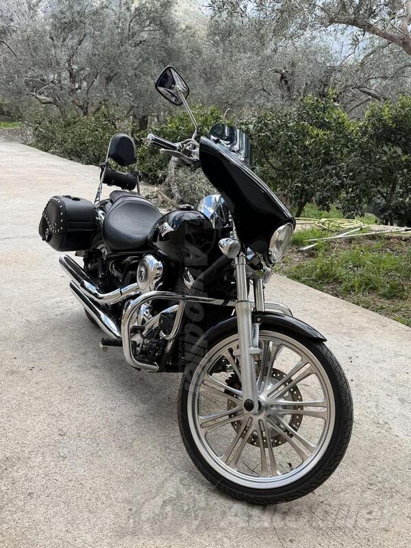 Kawasaki - VN 900 custom