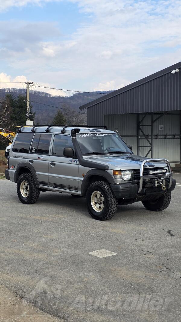Mitsubishi - Pajero - 2.5