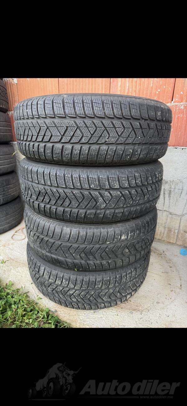 Pirelli - 215 65r17 - Zimska guma