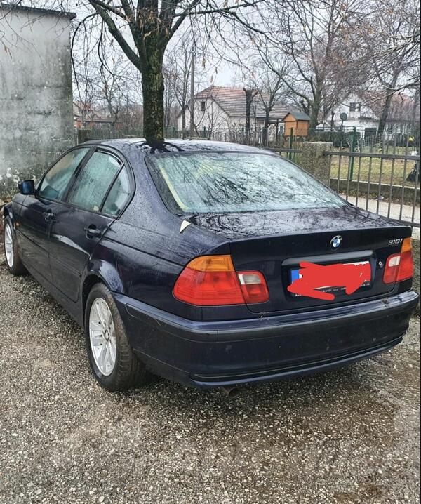 BMW - 318 - i