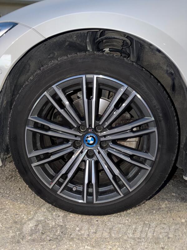 Fabričke felne i BMW gume