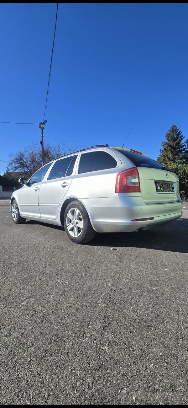 Škoda - Octavia - 1.6
