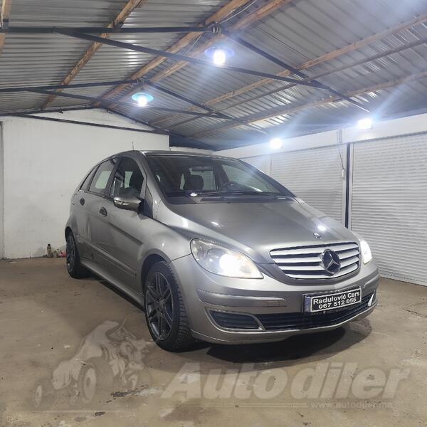 Mercedes Benz - B 180 - Automatic