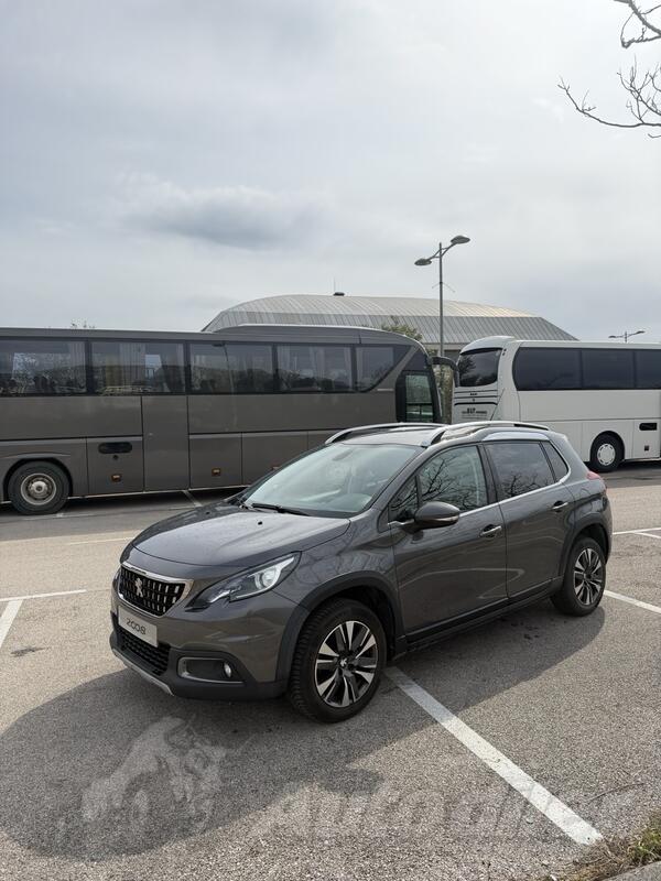 Peugeot - 2008 - 1.2i