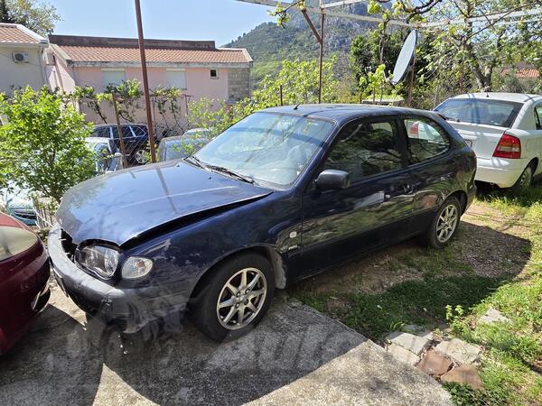 U djelovima Toyota - Corolla 1.6