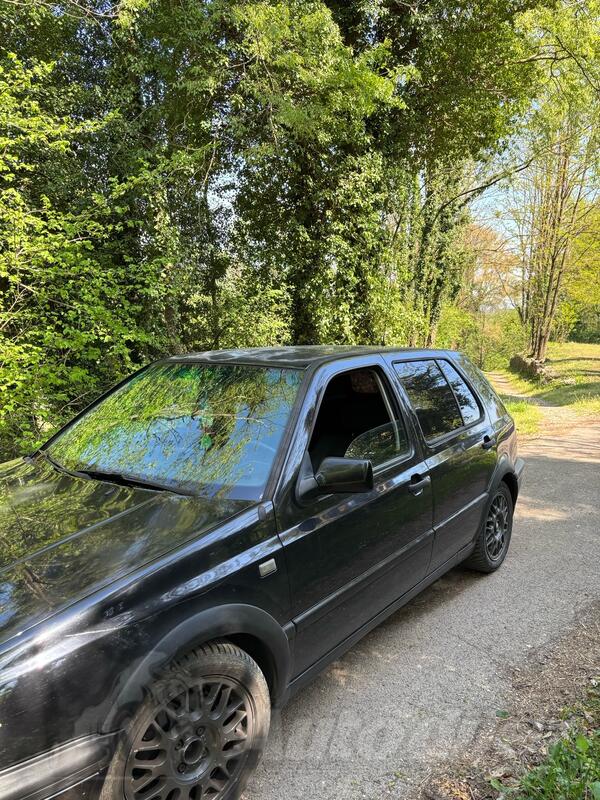 Volkswagen - Golf 3 - 16