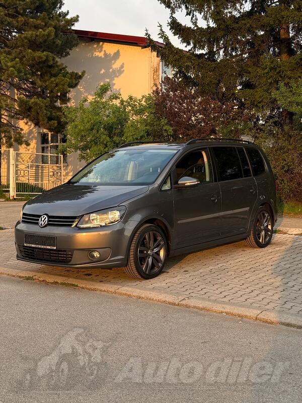Volkswagen - Touran - 1600