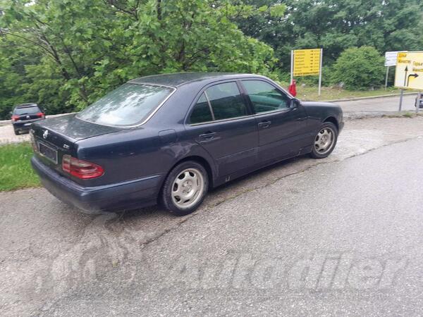Mercedes Benz - E 200 - 2.2cdi