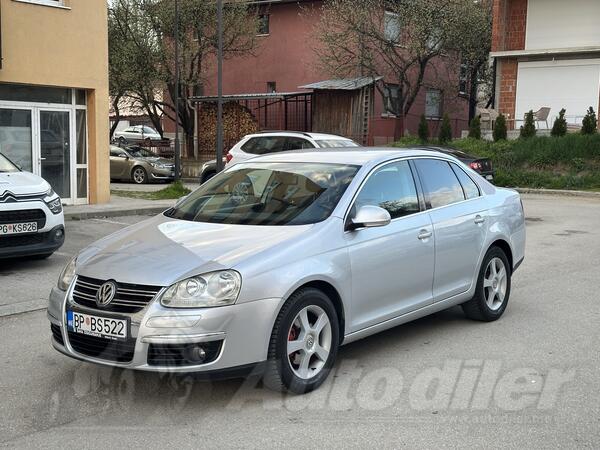 Volkswagen - Jetta - 2.0 TDI