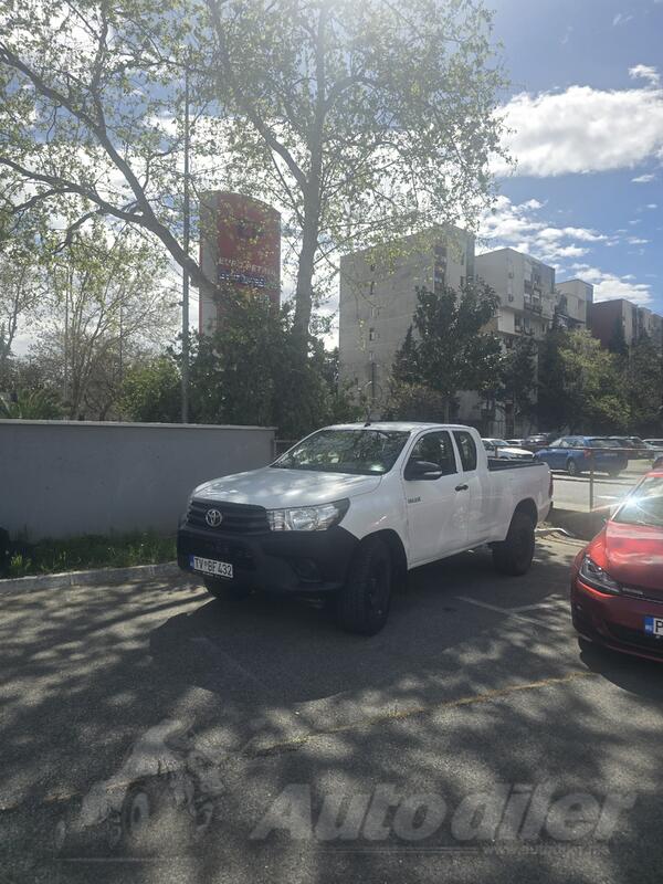 Toyota - Hilux - 2.4