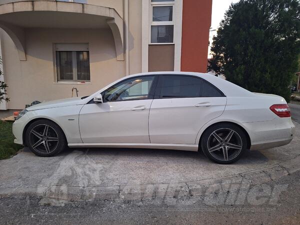 Mercedes Benz - E 200 - E200