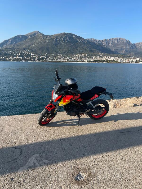 KTM - KTM Duke 200 Full Wrap Red Bull Design