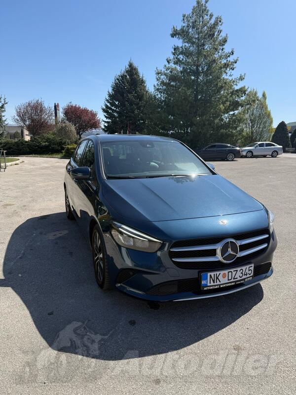 Mercedes Benz - B 180
