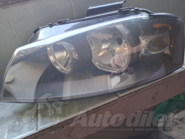 Oba fara za Audi - A3    - 2006