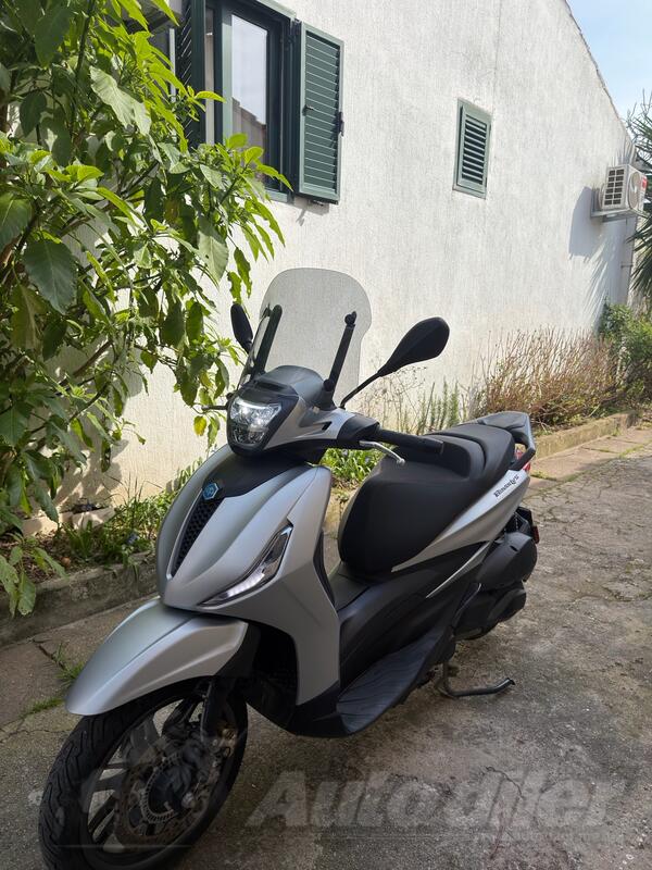 Piaggio - Beverly 300 s hpe