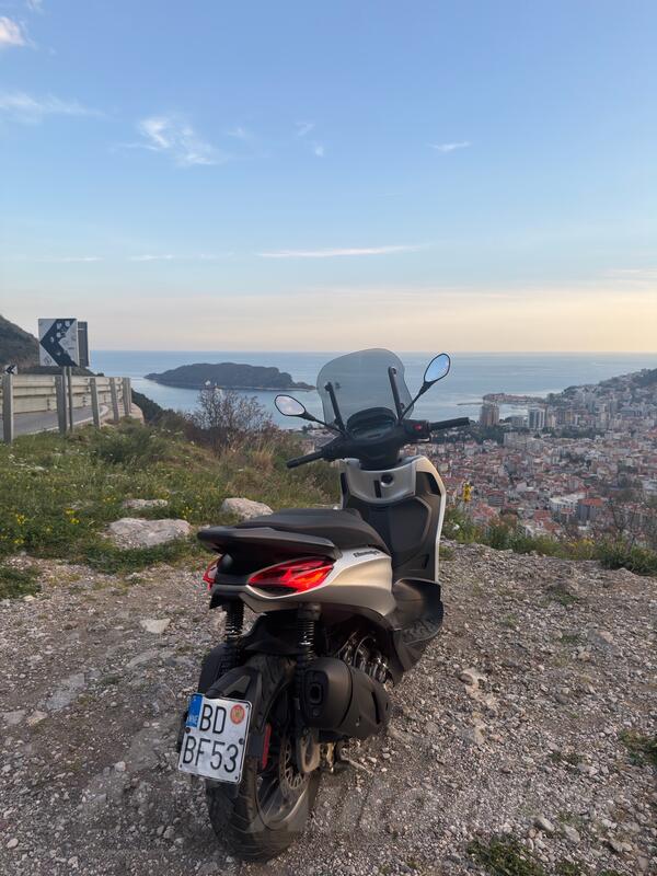 Piaggio - Beverly 300 s hpe