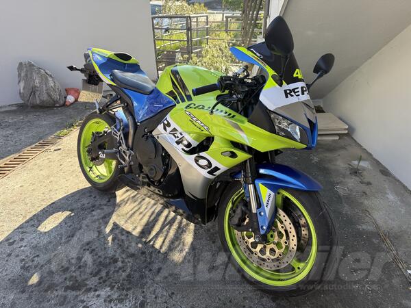 Honda - CBR600RR PC40