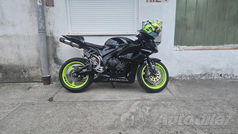 Honda - CBR600RR PC40
