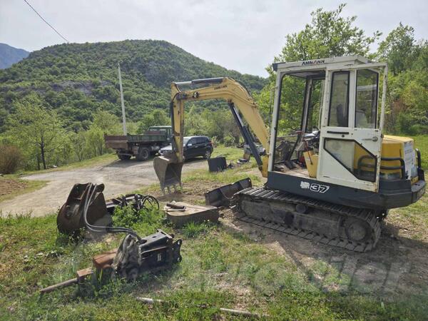 Yanmar - B37