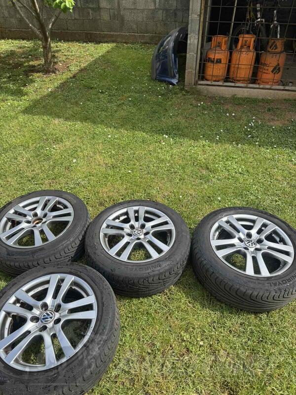 Fabričke felne i Uniroyal gume