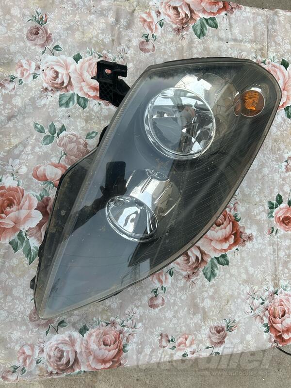 Desni far za Opel - Zafira    - 2007-2010