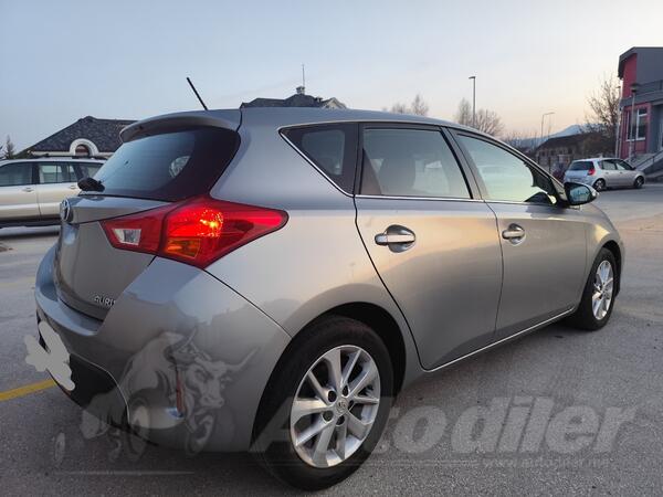 Toyota - Auris - 1.4 d-4d
