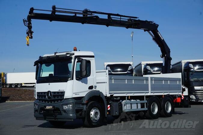 Mercedes Benz - AROCS / 2643 / 6x4 / Kran HIAB 228 E – 4 / kamion s ravnom platformom / DOM-2098