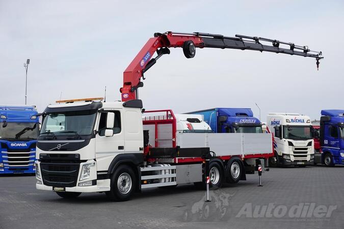 Volvo - FM / 500 / 6 X 2 / kran HMF 3220 K7 / 18,9 M kamion s ravnom platformom / DOM-2102