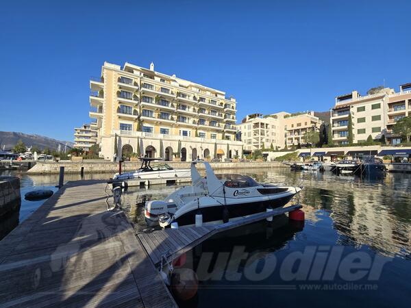 Caravelle - Cover 640 + Cabin