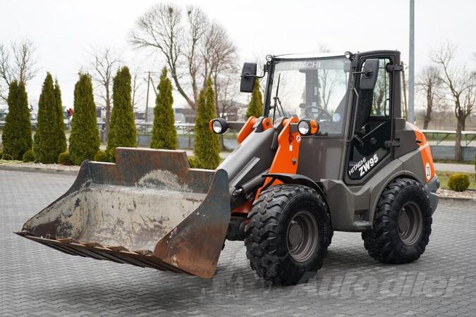 Hitachi - ZW95 Teleskopski prednji utovarivač/IMP-4015