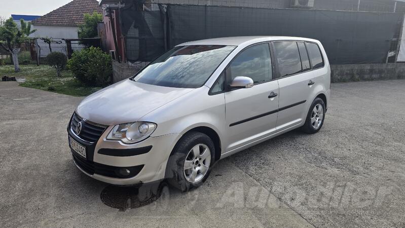 Volkswagen - Touran - 1.9 DSG