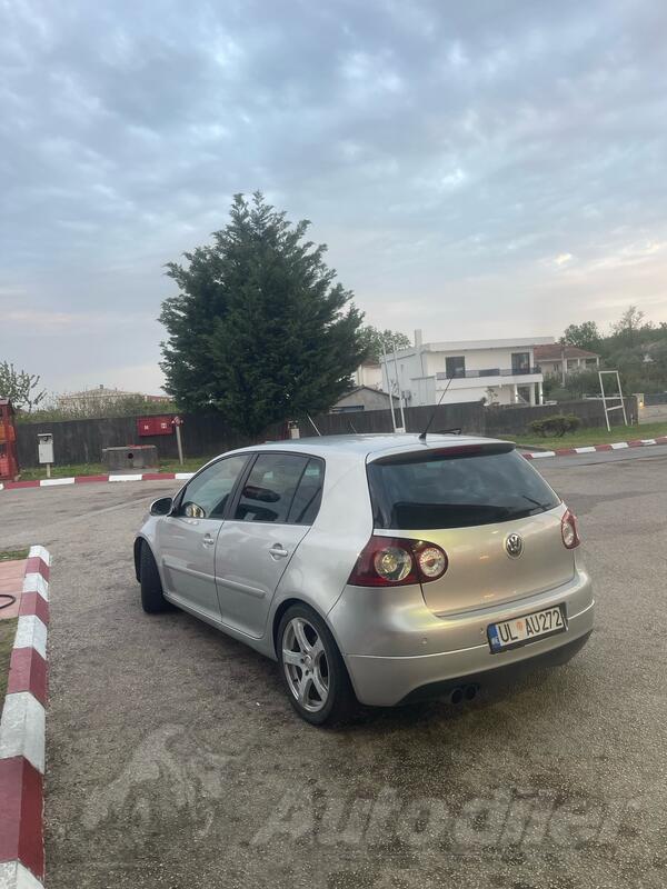 Volkswagen - Golf 5 - 1.9/77
