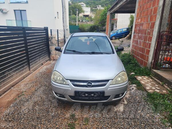 Opel - Corsa - 1.0i