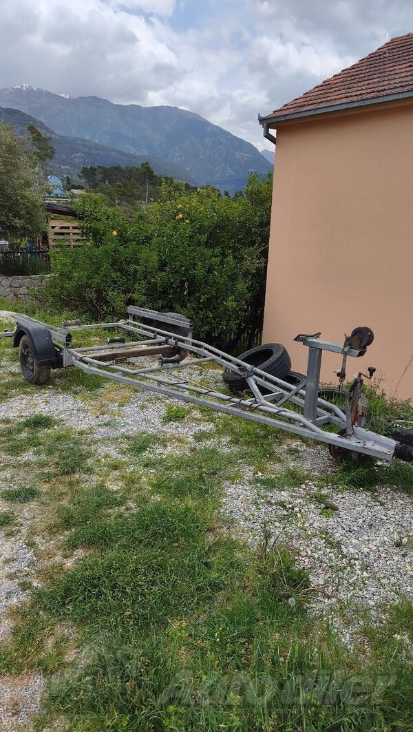 Prikolice za plovila