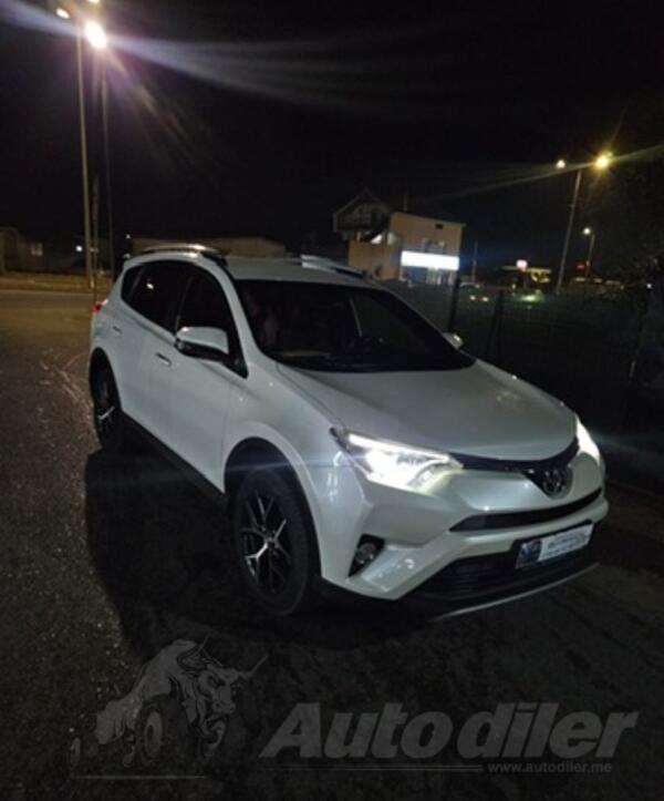Toyota - RAV 4 - 2.0