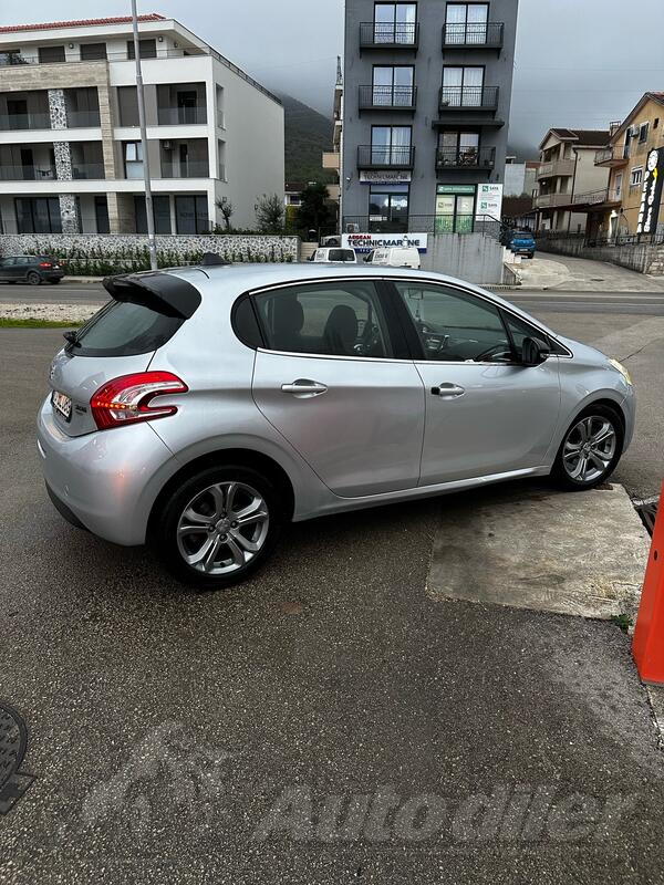 Peugeot - 208 - 1.6 eHDi