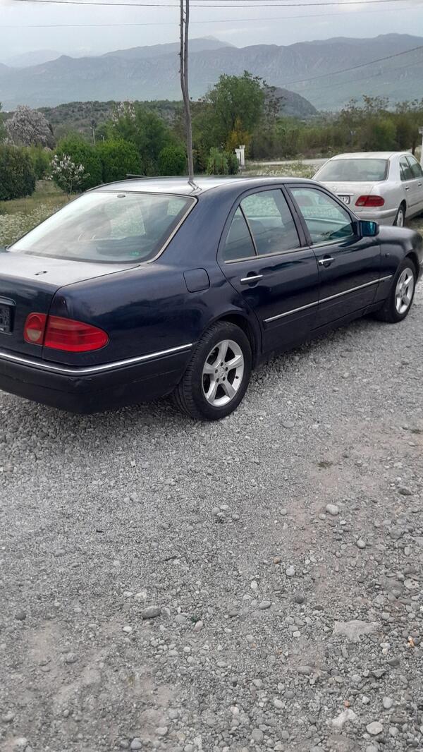 Mercedes Benz - E 200 - e200