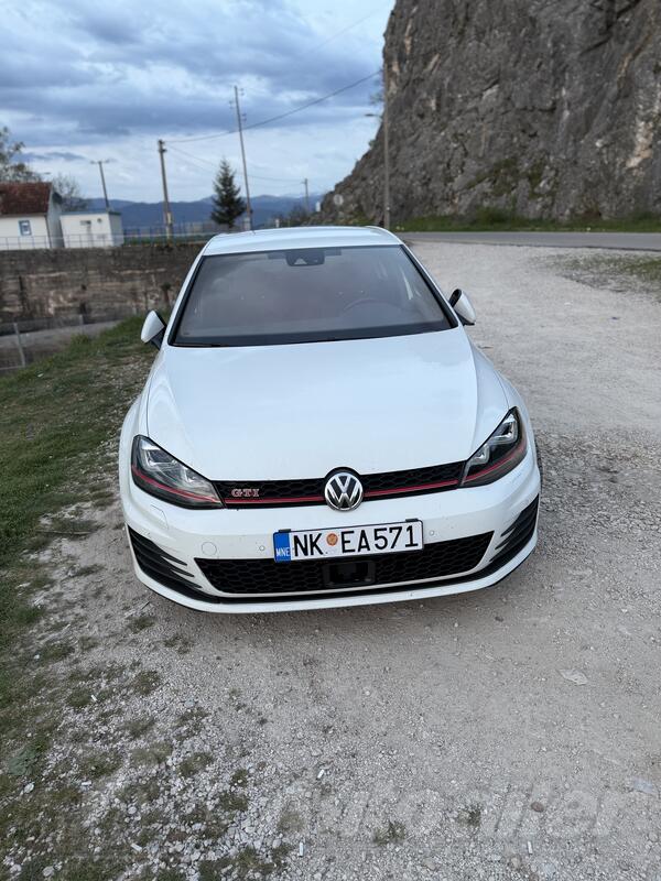 Volkswagen - Golf 7 - 2.0tsi Golf 7 GTI PERFORMANCE