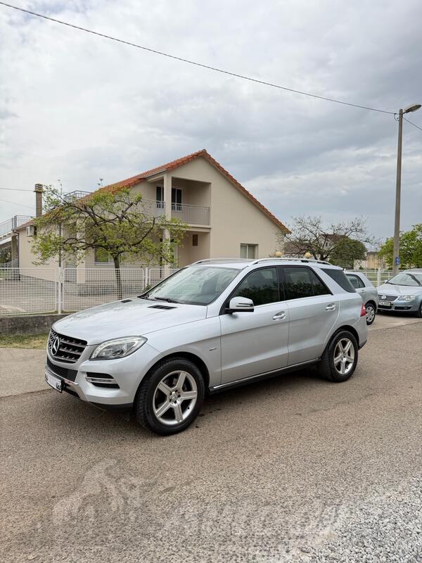 Mercedes Benz - ML 350 - 350 BLUETEC 4 MATIC