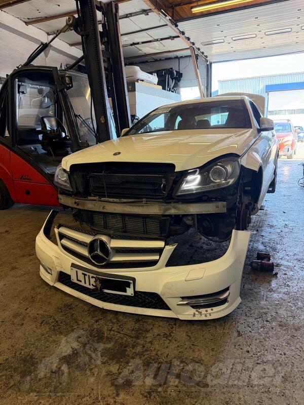 U djelovima Mercedes Benz - C 250 250 cdi